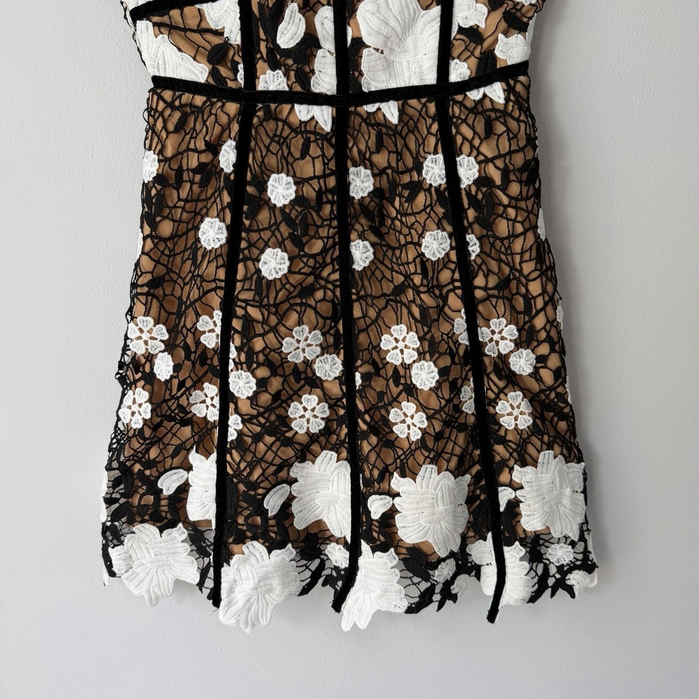 NWT ELLIATT Pembroke Lace Corset Mini Dress Black Nude 3D Floral Bustier XXS 0 - Picture 3 of 16